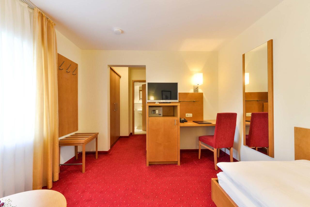 Hotel Sixt Rohr in Niederbayern Exterior photo