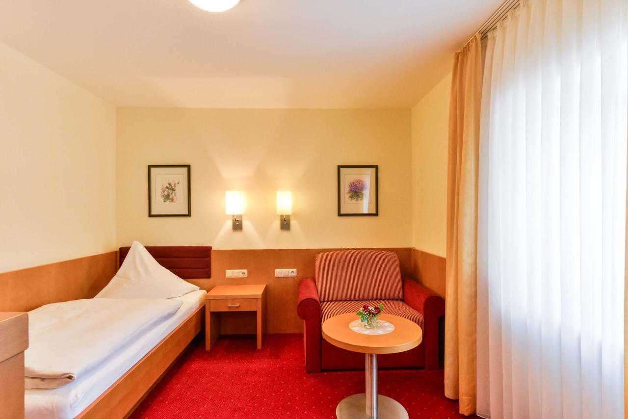 Hotel Sixt Rohr in Niederbayern Exterior photo
